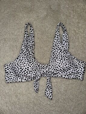Women’s White and Black Polka Dot Tie-Front Bikini Top